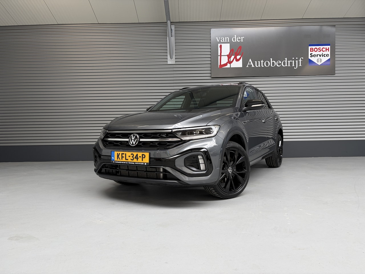 Volkswagen T-Roc - 1.5 TSI R-LINE BLACK/PANO/19 INCH/IQ LIGHT/IQ DRIVE/EL A KLEP/ENZ - AutoWereld.nl