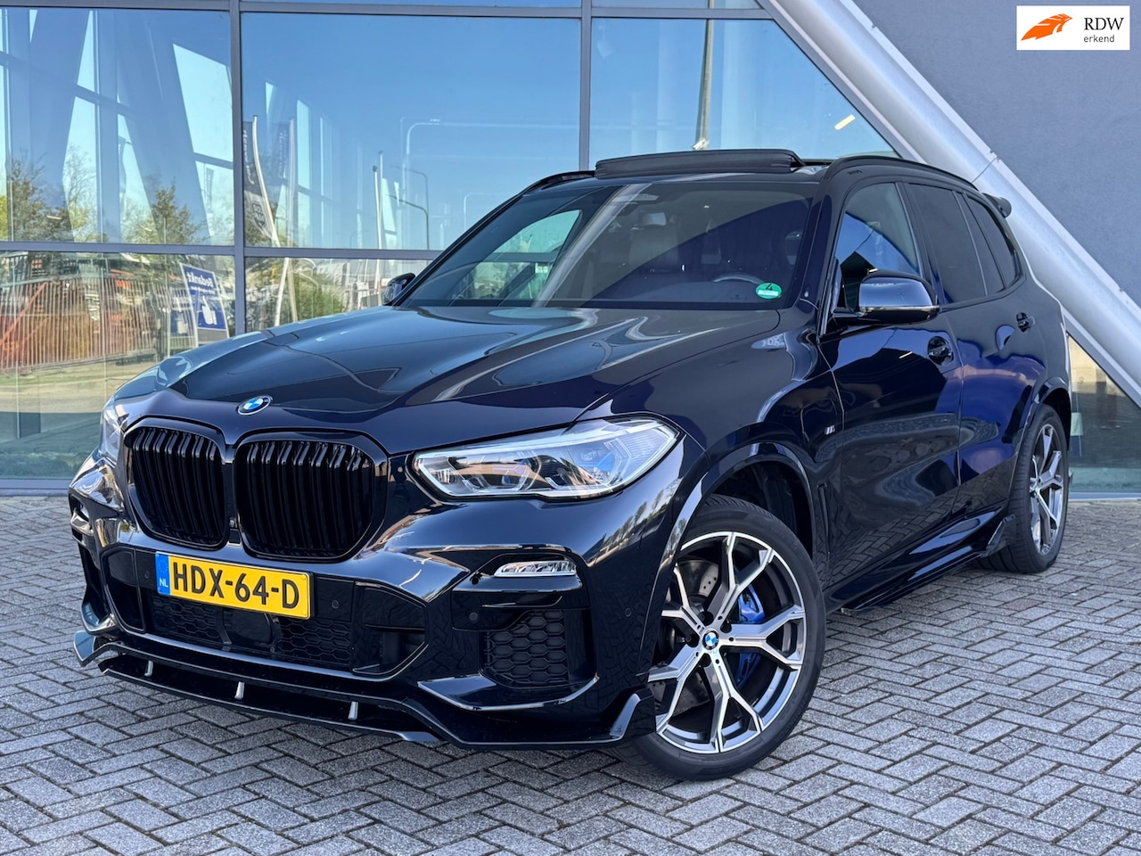 BMW X5 - XDrive45e High Executive M-Sport SKY Lounge / Soft Close / Trekhaak / Stuurverwarming - AutoWereld.nl