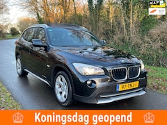 BMW X1 - SDrive20d Business | Dealeronderhouden | Orgineel Nederlands | Camera | Navi | Pano | Lede
