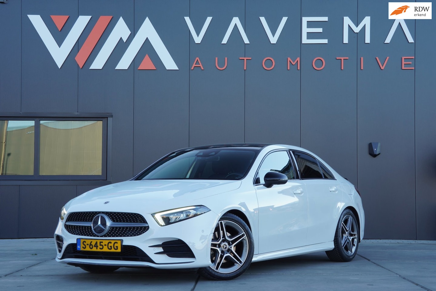 Mercedes-Benz A-klasse - 180 Business Solution AMG Sedan (Thermatic) 2020 Automaat Sfeer stoelverwarming Camera Cru - AutoWereld.nl