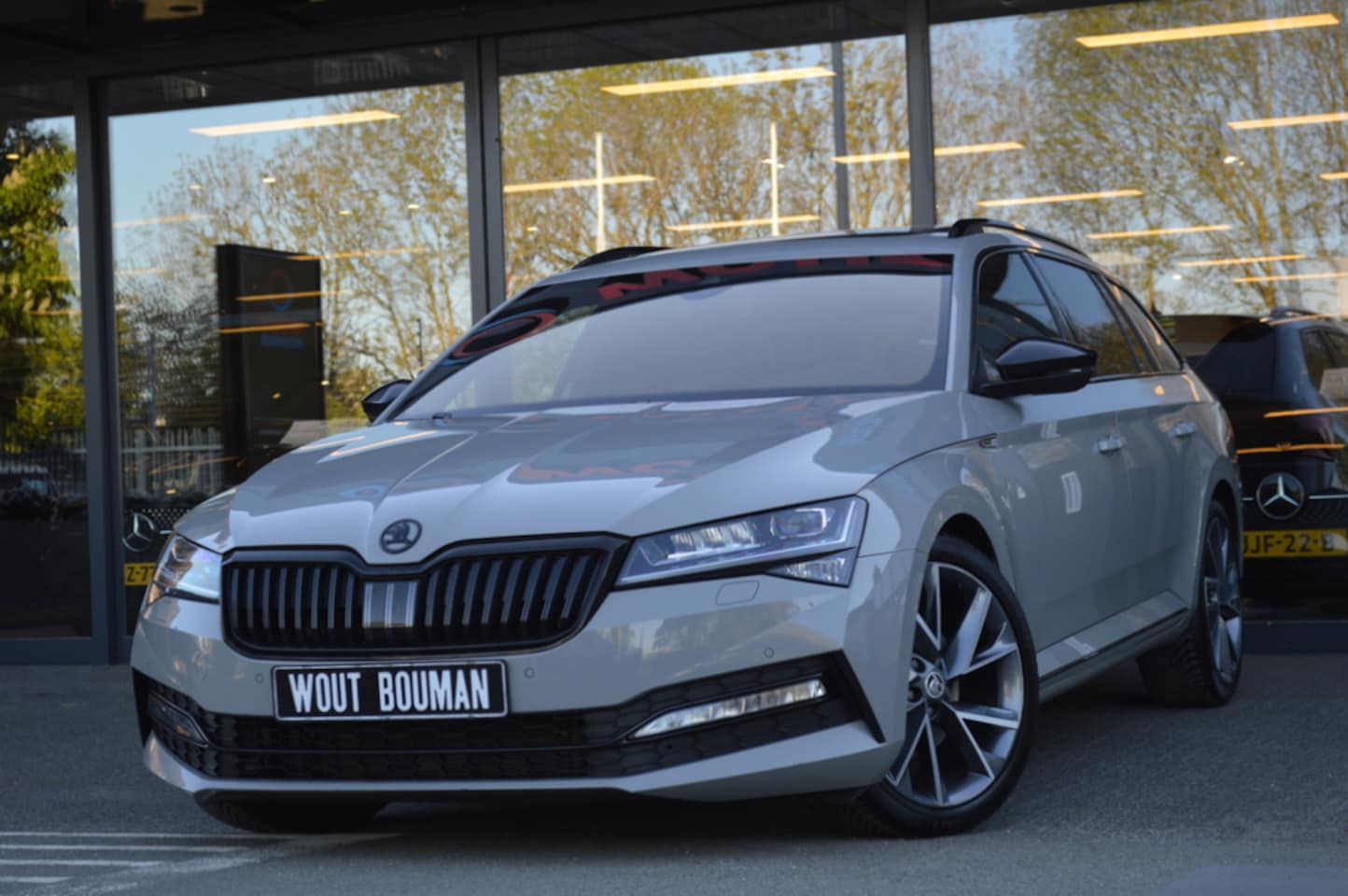 Skoda Superb Combi - 1.5 TSI ACT Sportline Led Leder Panorama Virtual Camera Keyless Pdc - AutoWereld.nl