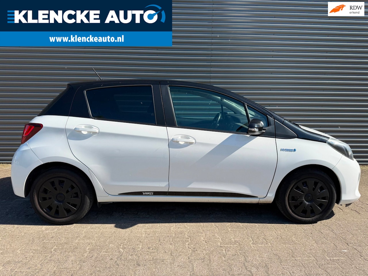 Toyota Yaris - 1.5 Hybrid 34.387km Automaat Keyless start Climate ctrl Achteruitrijcamera Nette staat - AutoWereld.nl