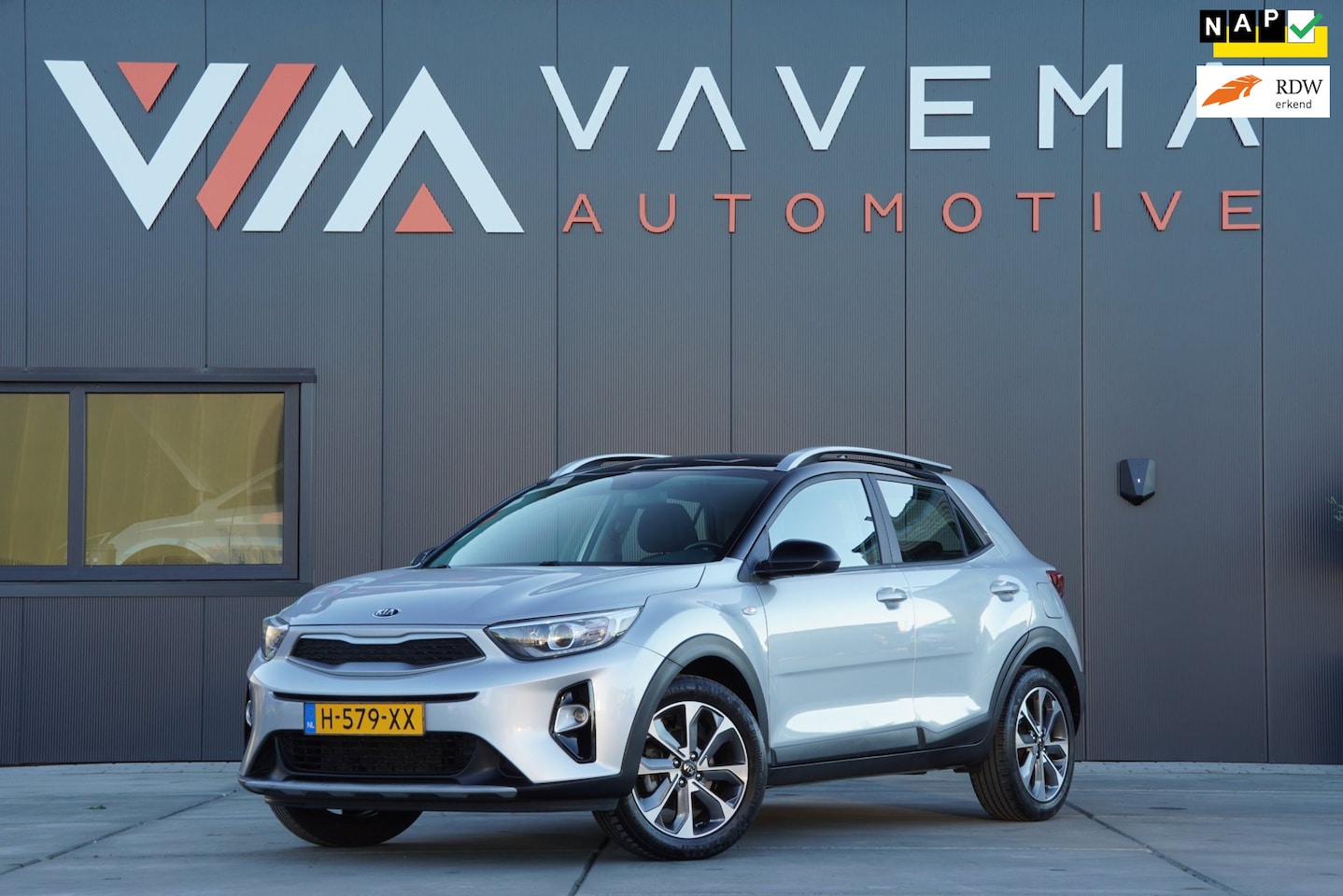 Kia Stonic - 1.0 T-GDi DynamicLine 2020 Airco Carplay SUV Cruise controle - AutoWereld.nl