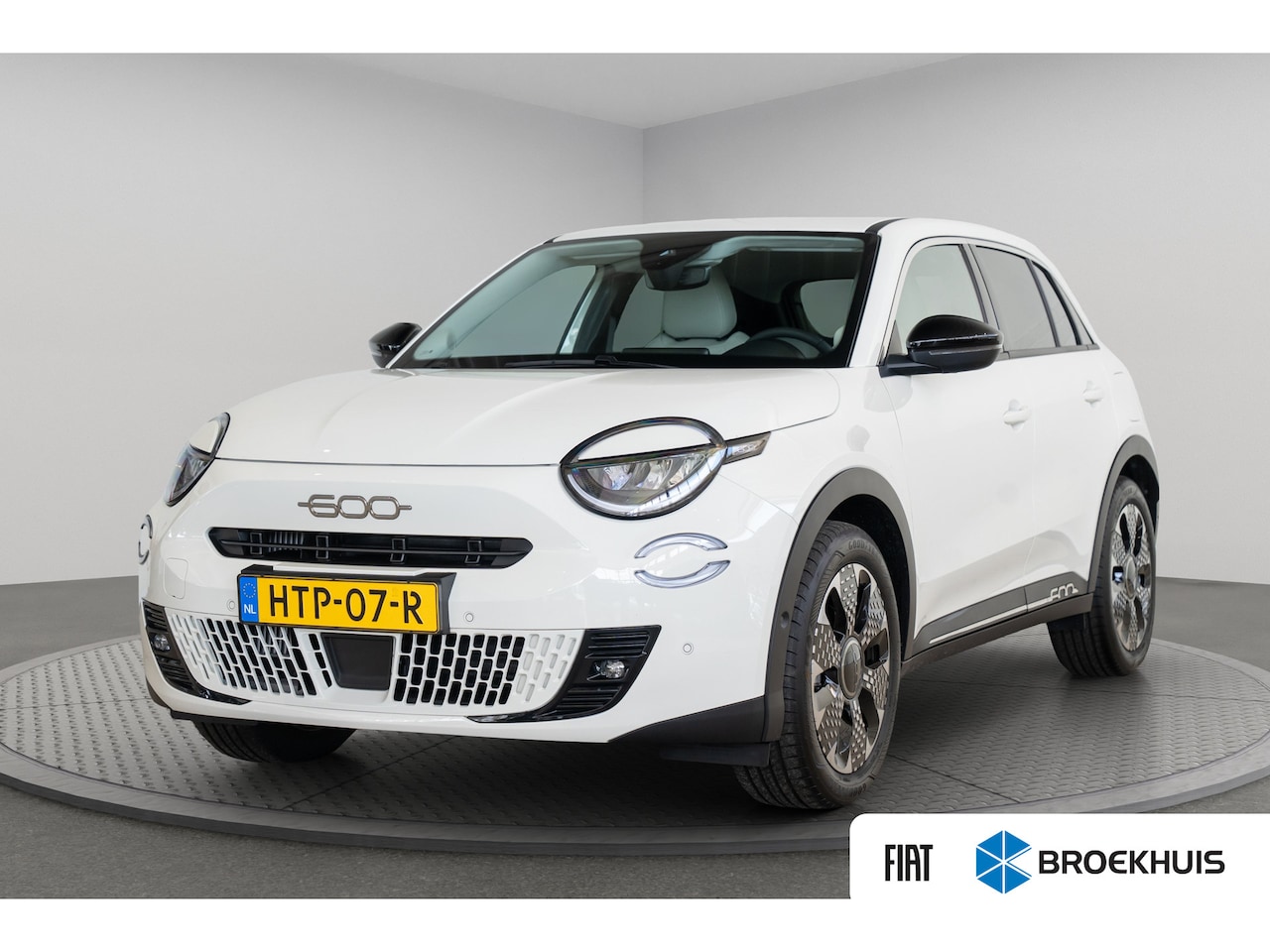 Fiat 600 - 1.2 Hybrid La Prima | 8 Jaar Garantie | Camera | Navigatie | Stoelverwarming | Elektrische - AutoWereld.nl