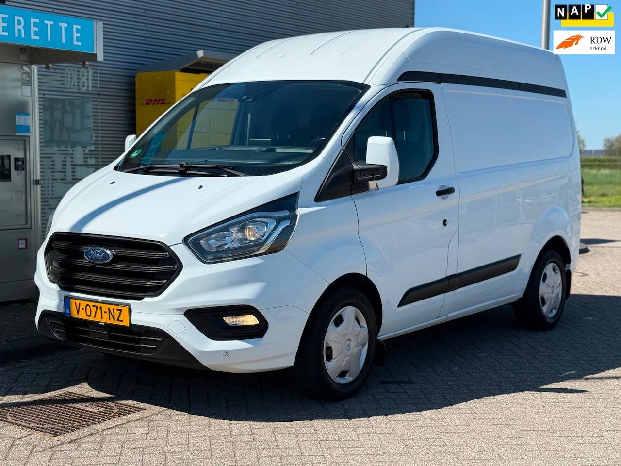 Ford Transit Custom - 300 2.0 TDCI L1H2 Automaat Bj 2018 Airco PDC Navi Camera - AutoWereld.nl