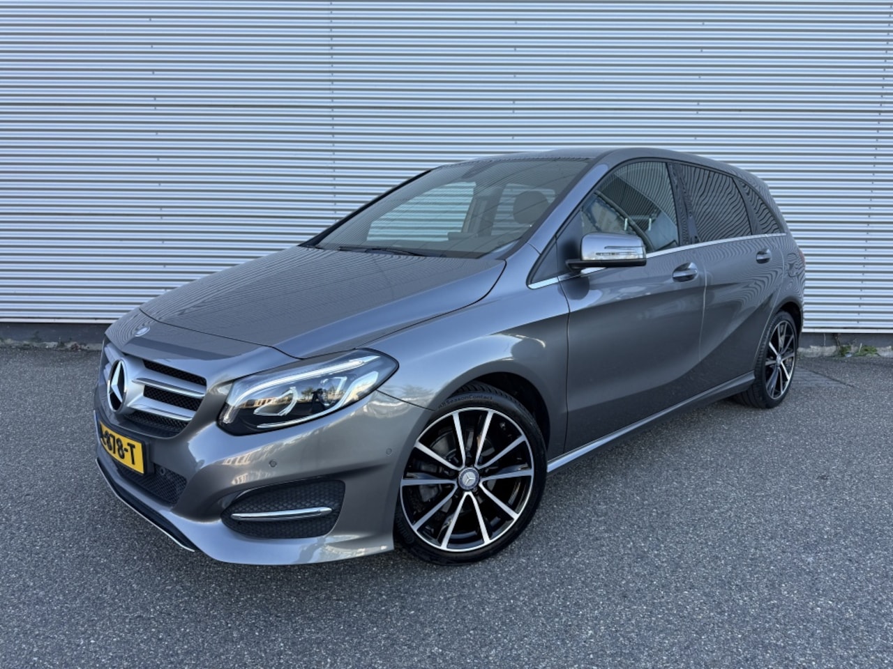 Mercedes-Benz B-klasse - 180 Lease Ed. NAP Facelift Leer PDC 18" Carplay Keyless - AutoWereld.nl