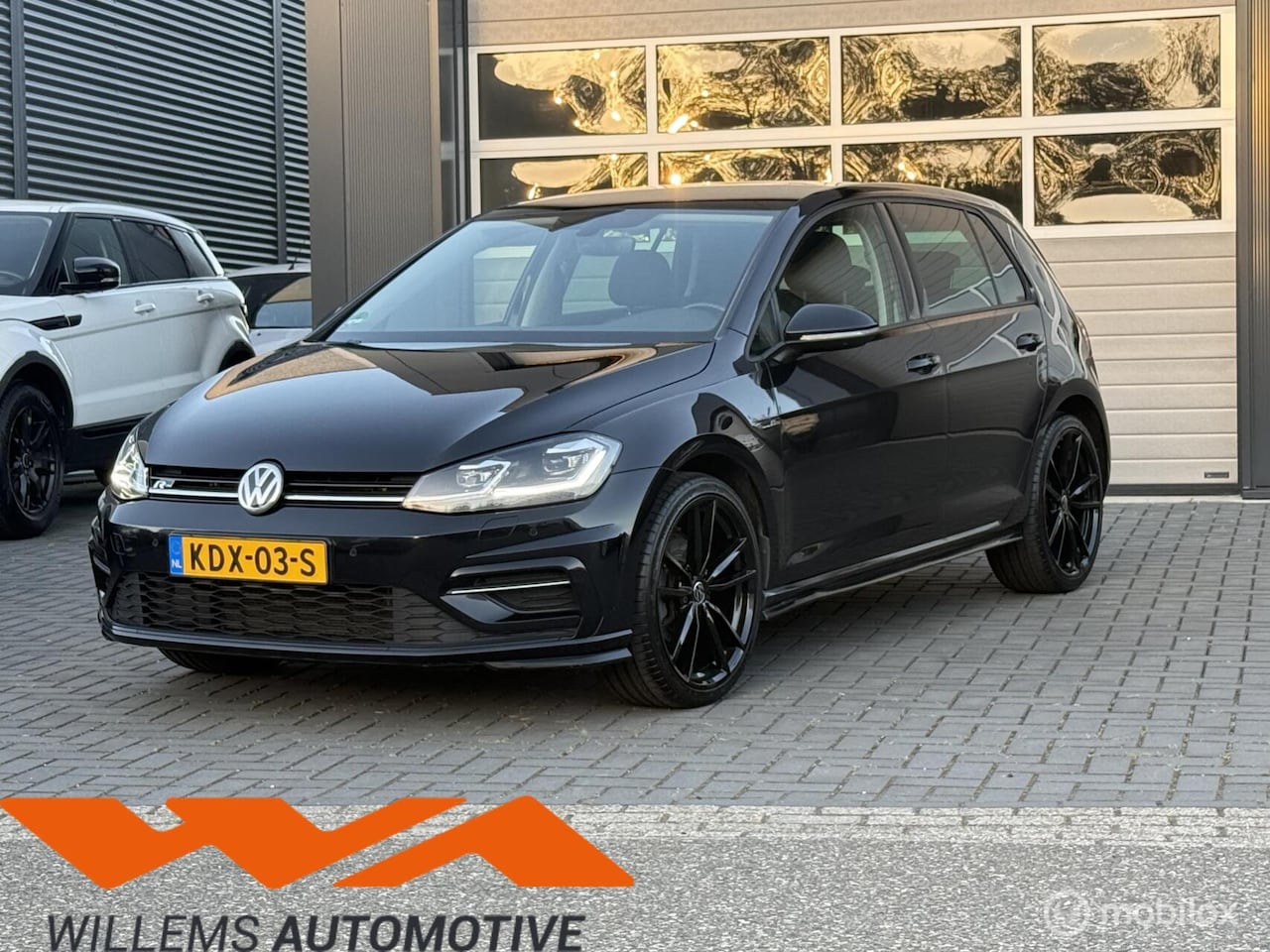 Volkswagen Golf - 1.5 TSI R-Line DSG-19’inch-ACC-LED - AutoWereld.nl