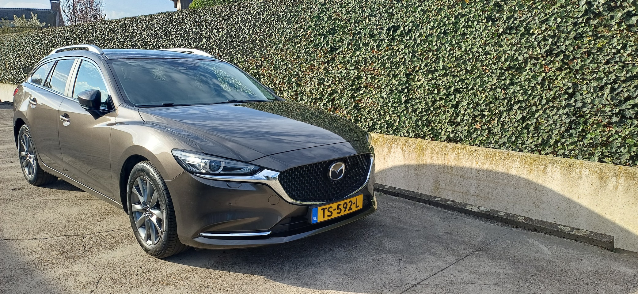 Mazda 6 Sportbreak - 2.0 SkyActiv-G Luxury - AutoWereld.nl