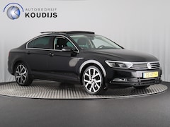 Volkswagen Passat - 1.4 TSI Comfortline Business (NL-Auto / Pano / Camera / ACC / 19'')