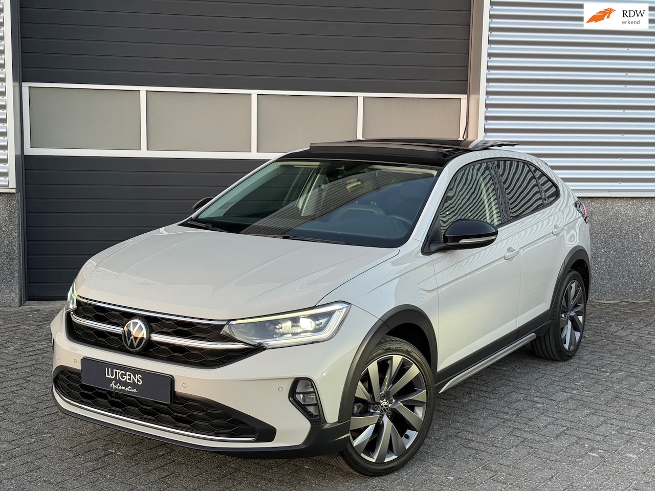 Volkswagen Taigo - 1.0 TSI Pano IQ Leder Camera 18 Inch - AutoWereld.nl