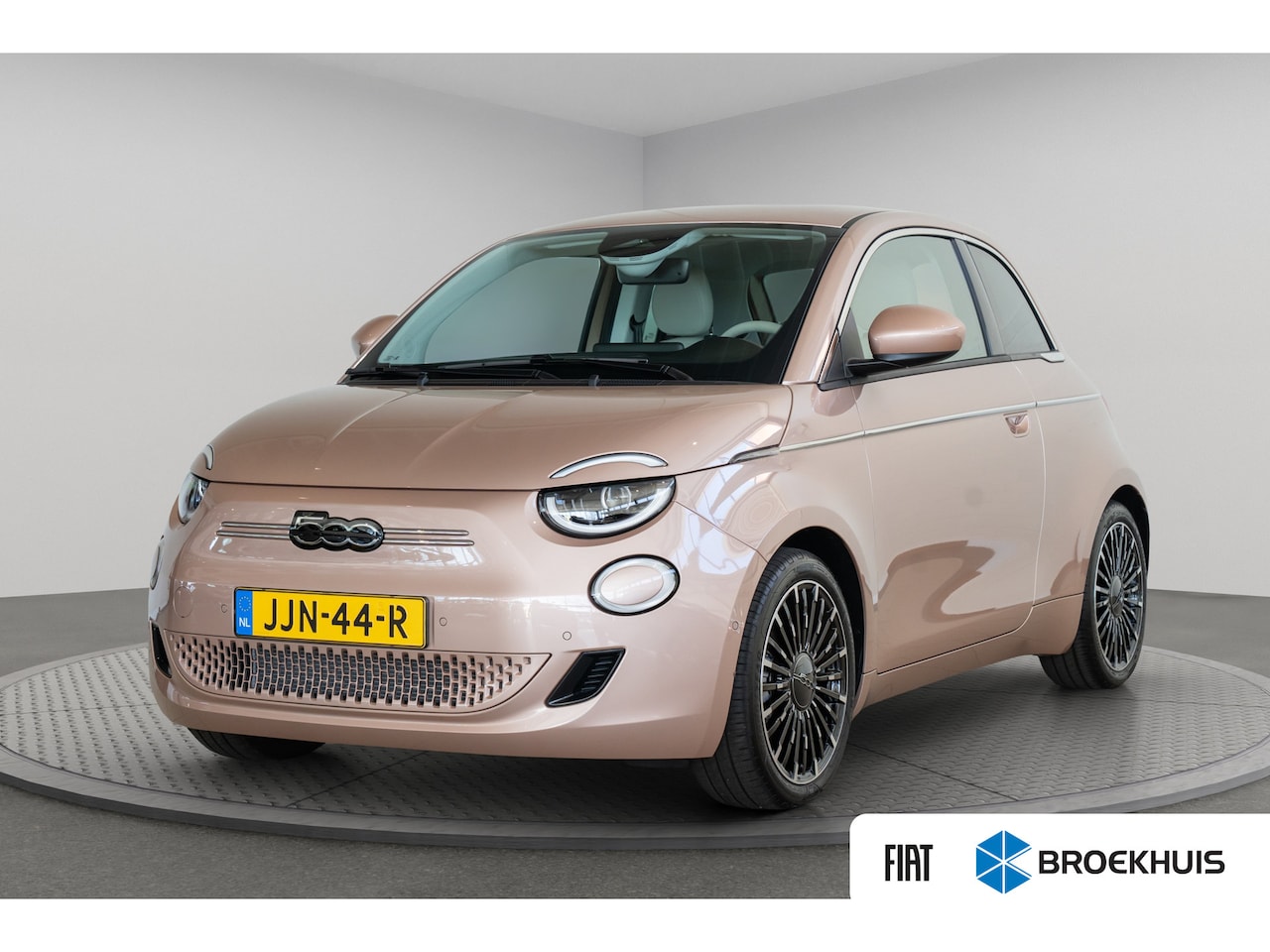 Fiat 500e - 3+1 La Prima 42 kWh | 8 Jaar Garantie | SOH 100% | Navigatie | Camera | Keyless | Parkeers - AutoWereld.nl