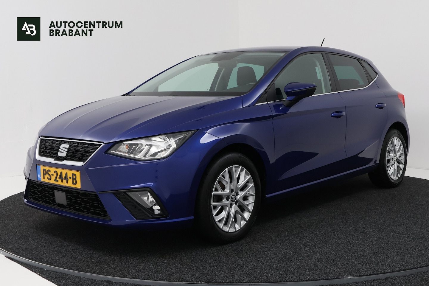 SEAT Ibiza - 1.0 TSI Style (NAVIGATIE, STOELVERWARMING, CARPLAY, STUURBEDIENING, LM VELGEN) - AutoWereld.nl