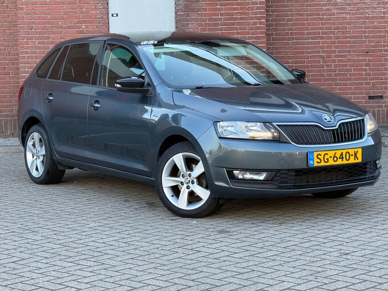 Skoda Rapid Spaceback - 1.0 TSI Greentech Clever|AUTOMAAT|PANO|NAVI|TREKHAAK - AutoWereld.nl