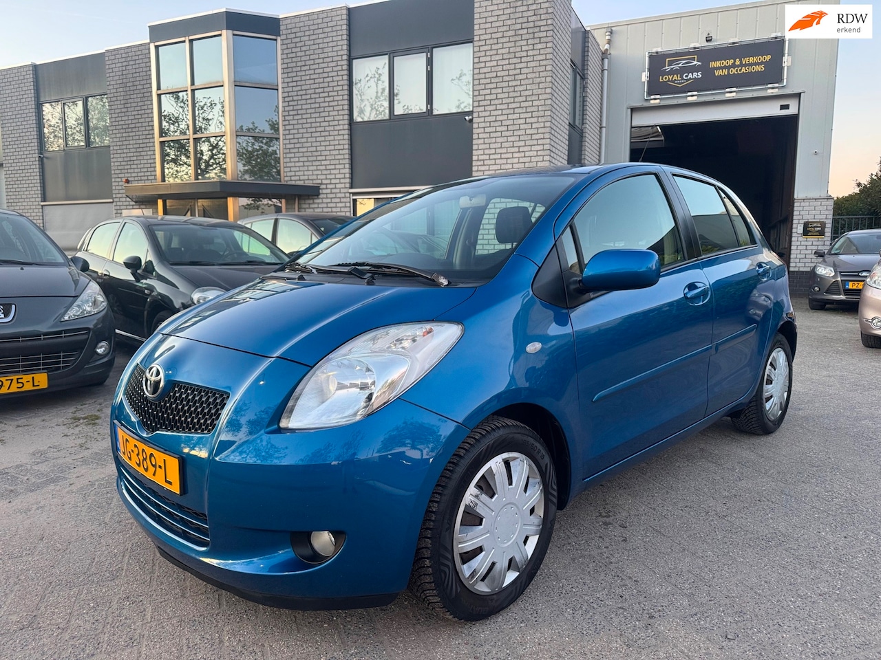 Toyota Yaris - 1.3 VVTi Terra Clima Keyless Trekhaak - AutoWereld.nl