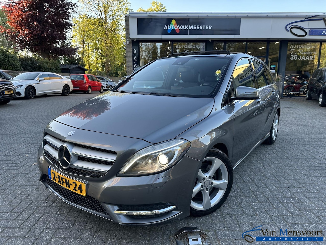 Mercedes-Benz B-klasse - B250 Automaat Prestige Panorama|Trekhaak|Xenon|Climate - AutoWereld.nl