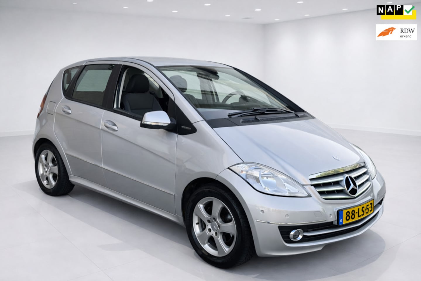 Mercedes-Benz A-klasse - 180 Business Class Elegance 180 Business Class Elegance, automaat, airco, panoramadak, pdc, lichtmetaal, apk, nap, inr - AutoWereld.nl