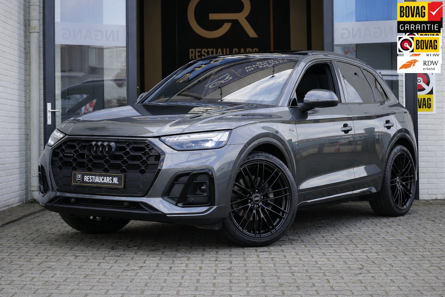 Audi Q5 - 55 TFSIe Quattro 3x S-Line Black Optik ACC-AMBIANCE-CAMERA-CARPLAY-KEYLESS-MATRIX LED-PANO - AutoWereld.nl