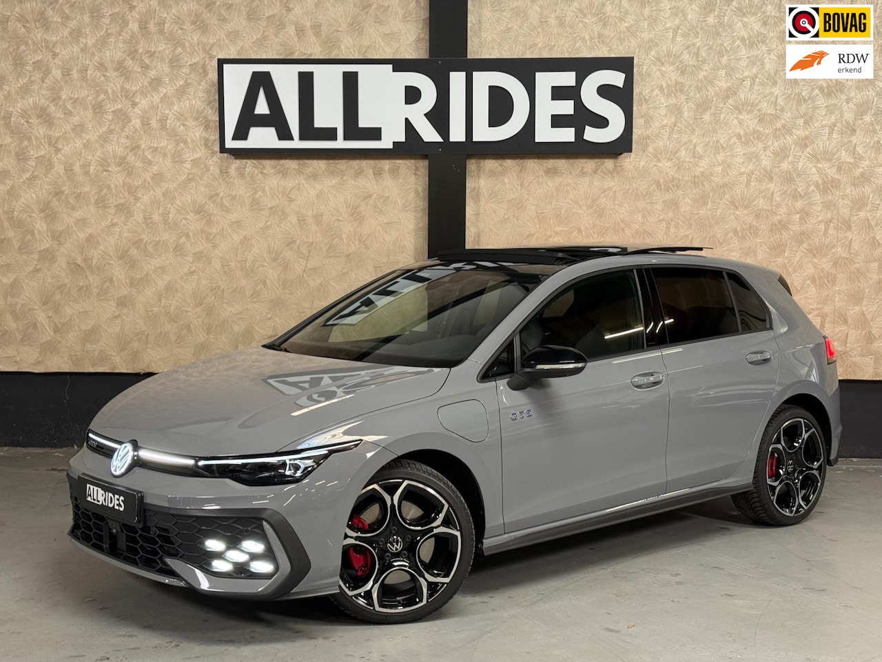 Volkswagen Golf - 1.5 eHybrid GTE | Pano | 360 Camera | Keyless | Standkachel | ACC | Stoel-/Stuurverwarming - AutoWereld.nl
