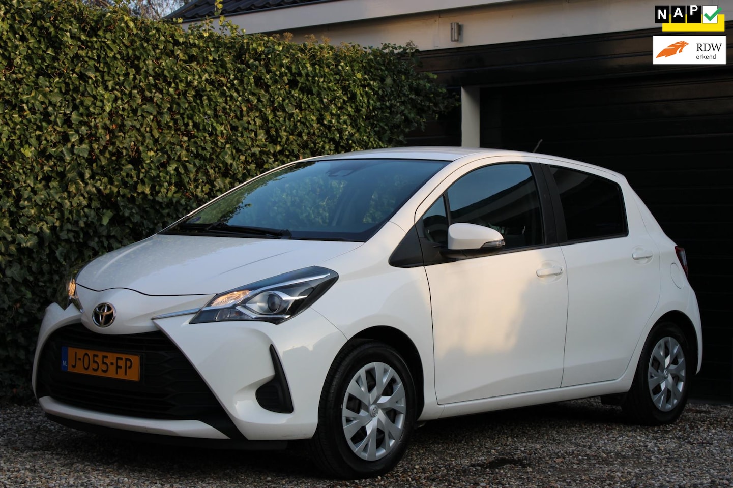 Toyota Yaris - 1.0 VVT-i Active | Dealeronderhouden | 1e eigenaar - AutoWereld.nl