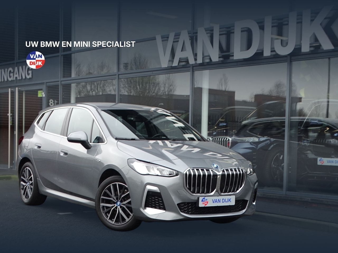 BMW 2-serie Active Tourer - 225e M Sportpakket Adaptief M-onderstel Sportstoel DAB Parkeerhulpsysteem 18''LM Velgen - AutoWereld.nl