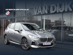 BMW 2-serie Active Tourer - 225e M Sportpakket Adaptief M-onderstel Sportstoel DAB Parkeerhulpsysteem 18''LM Velgen