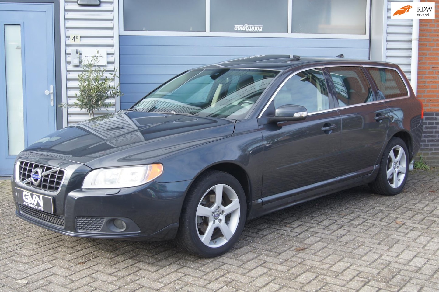 Volvo V70 - 3.2 6-cilinder Aut | Leder | Stoelverw | Cruise | Youngtimer | Nette auto - AutoWereld.nl