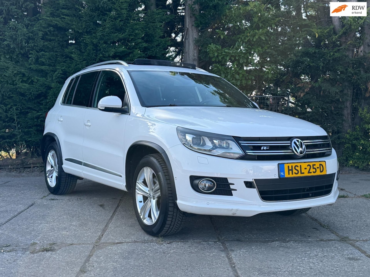Volkswagen Tiguan - 2.0 TSI 4Motion 3X R line Nieuwe Motor 120dkm Pano/Camera - AutoWereld.nl