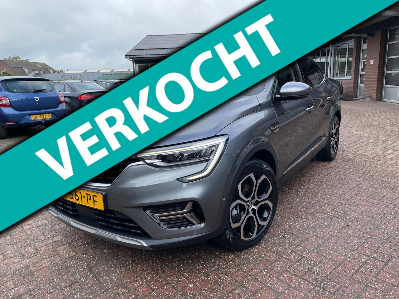 Renault Arkana - 1.6 E-Tech Hybrid 145 Intens, Schuifkanteldak, Clima, 360 Camera - AutoWereld.nl