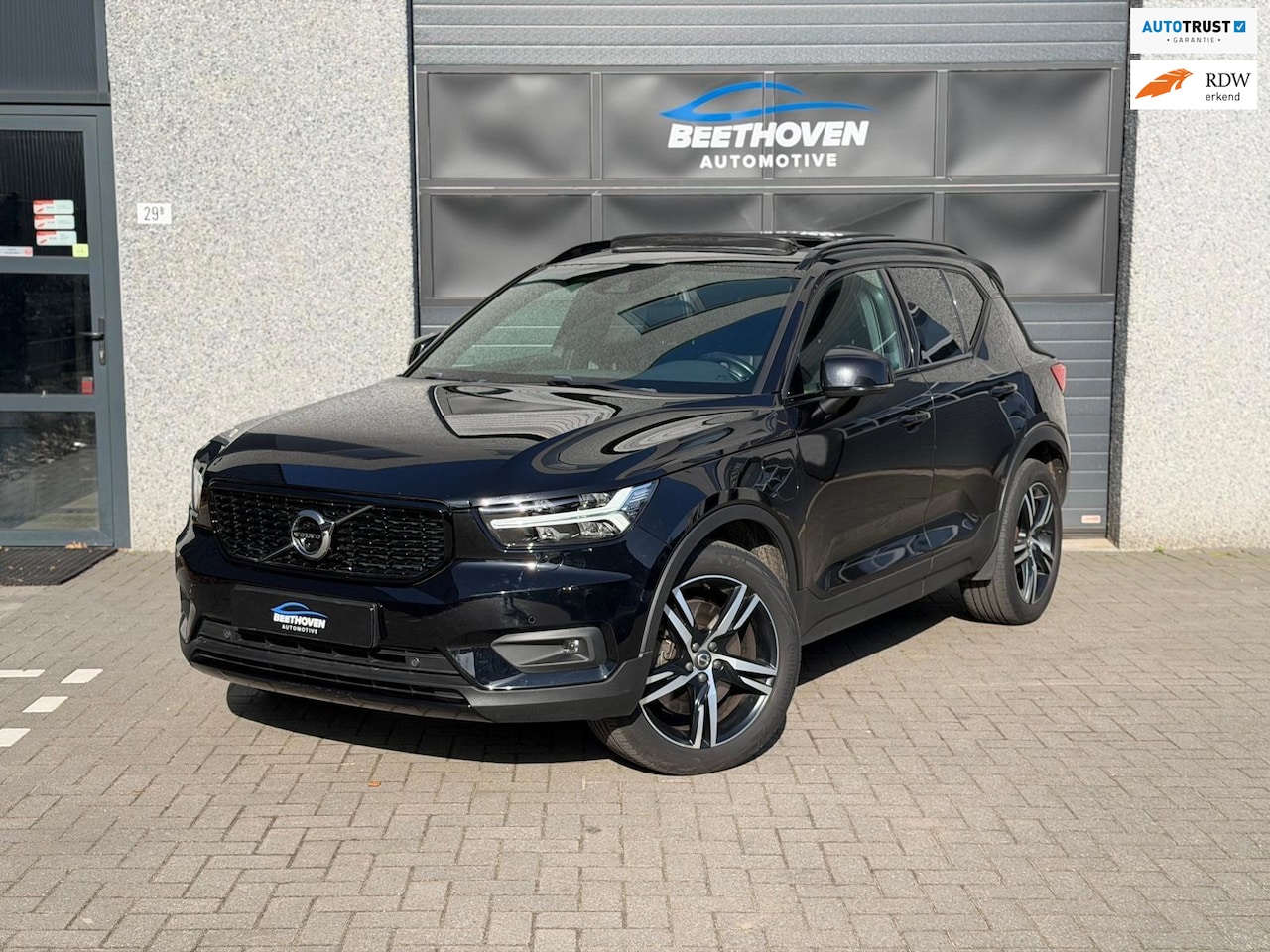 Volvo XC40 - 1.5 T5 Recharge R-Design | PANO-SCHUIFDAK | 360 C | 262 PK | VOL! - AutoWereld.nl