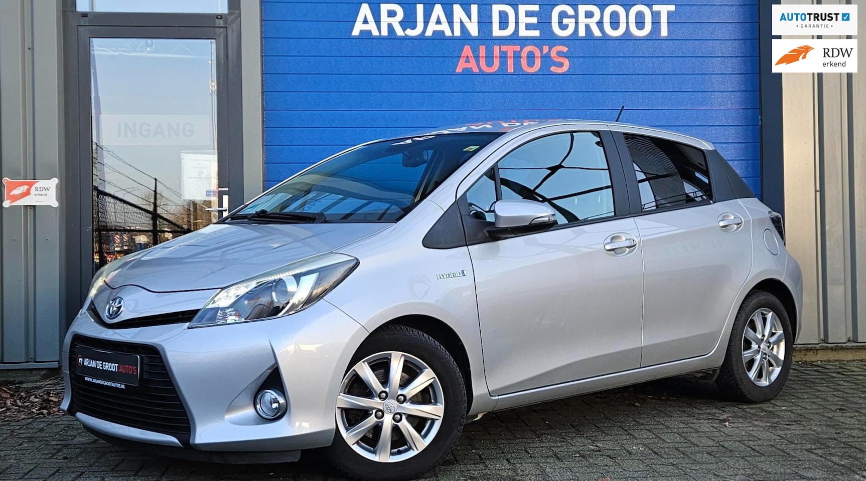 Toyota Yaris - 1.5 Full Hybrid Cruise Keyless 100% Dealer onderhouden! - AutoWereld.nl