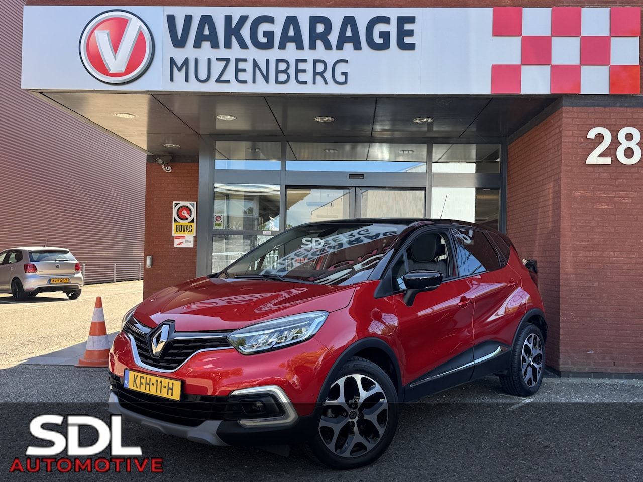 Renault Captur - 1.3 TCe Version S // FULL LED // NAVI // CAMERA // KEYLESS // PDC V+A // STOELVERWARMING / - AutoWereld.nl