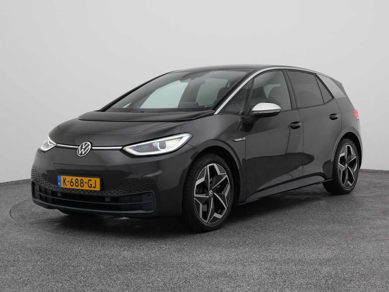 Volkswagen ID.3 - First Plus 58 kWh | CAMERA | ADAPTIVE | STOEL- EN STUURVERW. - AutoWereld.nl
