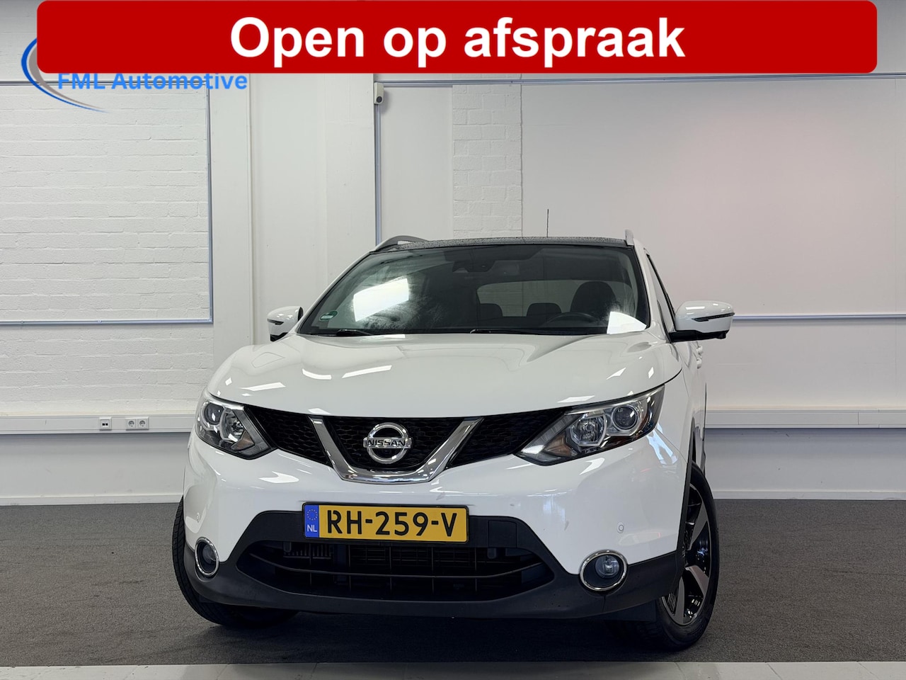 Nissan Qashqai - 1.6 N-Connecta | Dealer onderhouden | Trekhaak | Panorama dak | - AutoWereld.nl