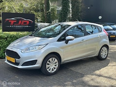 Ford Fiesta - 1.0 ecoboost pdc , NAVI, LED, AC