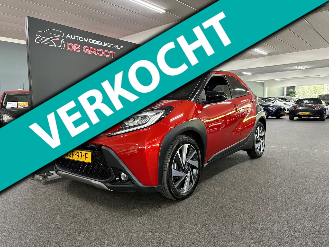 Toyota Aygo X - 1.0 VVT-i MT Premium/ Schuifdak/ Afneembare trekhaak/ Achteruitrijcamera/ Parkeersensoren - AutoWereld.nl