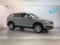 Skoda Kodiaq - 1.5 TSI 150pk DSG Business Edition Plus Leder-Stof Stoelverwarming Camera Sfeerverlichting