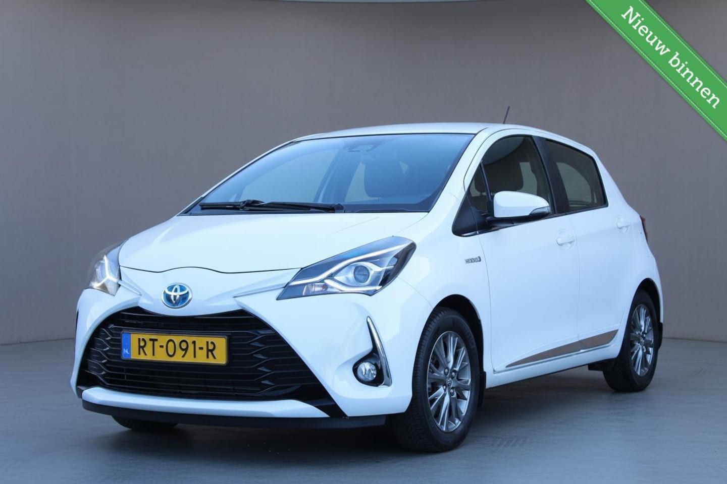 Toyota Yaris - 1.5 Hybrid Executive | Clima | Camera | Trekhaak - AutoWereld.nl