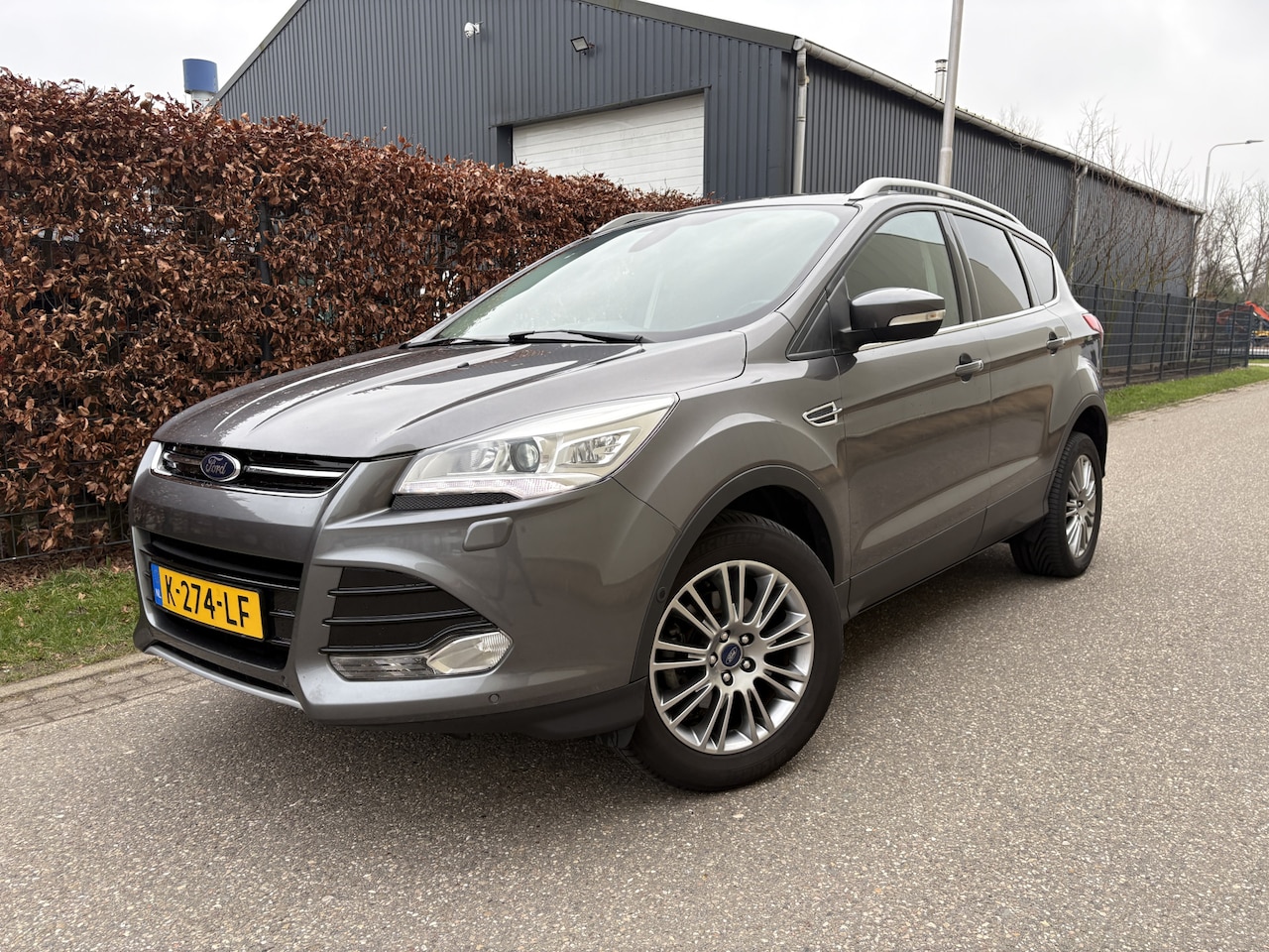 Ford Kuga - 1.6 Titanium / NAVI / AIRCO ECC / STOELVERWARMING / CRUISE / 164dkm! - AutoWereld.nl