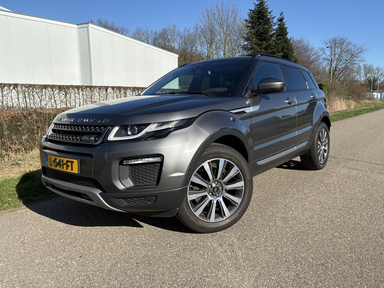 Land Rover Range Rover Evoque - 2.0 TD4 Urban Series SE / AUTOMAAT / LEER / NAVI / PANORAMADAK - AutoWereld.nl