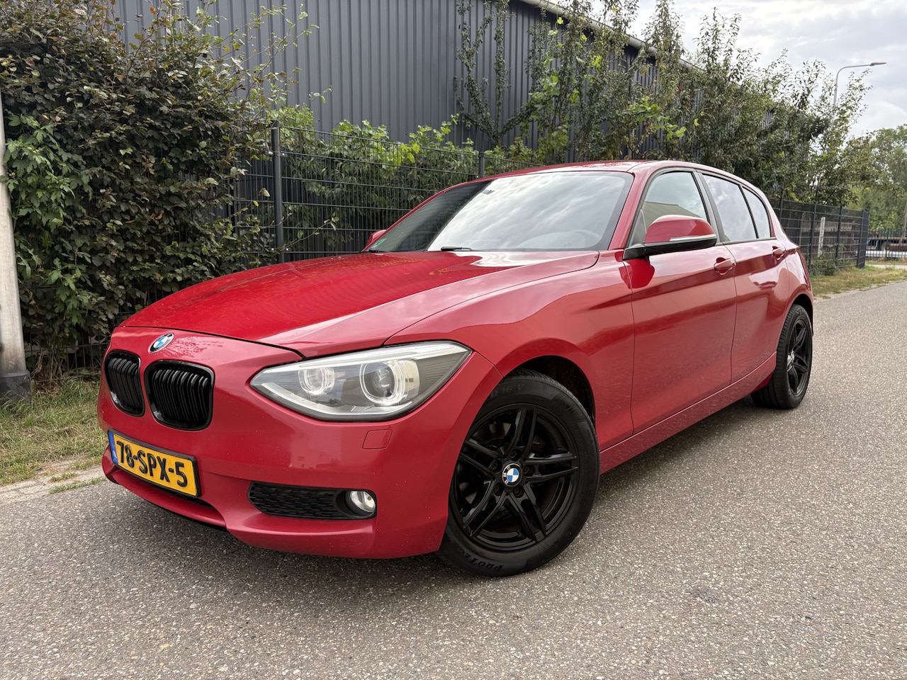 BMW 1-serie - 116i Business / NAVI / CRUISE / AIRCO - AutoWereld.nl