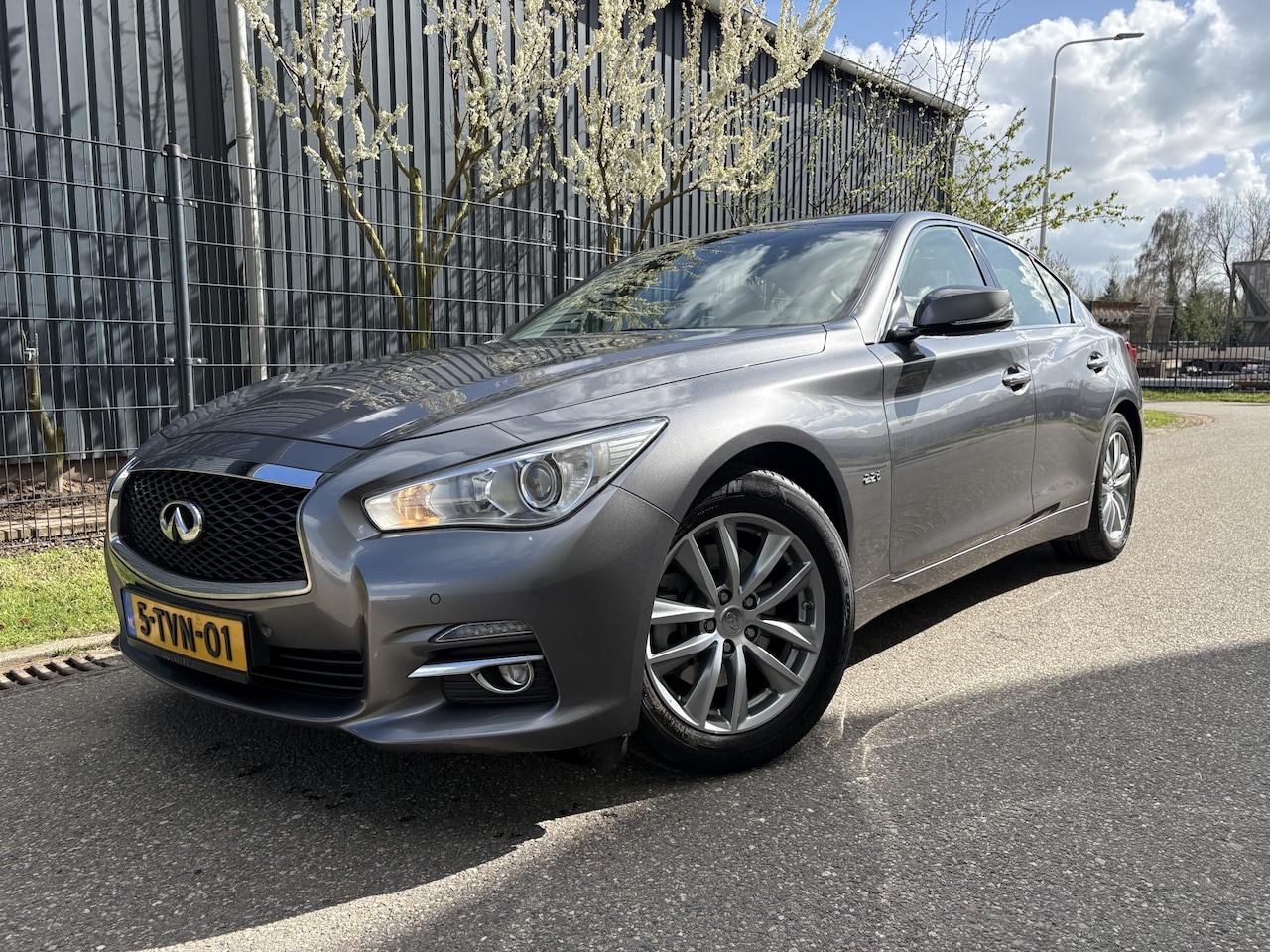 Infiniti Q50 - 2.2d Premium / AUTOMAAT / NAVI / CRUISE / 1e EIGENAAR - AutoWereld.nl