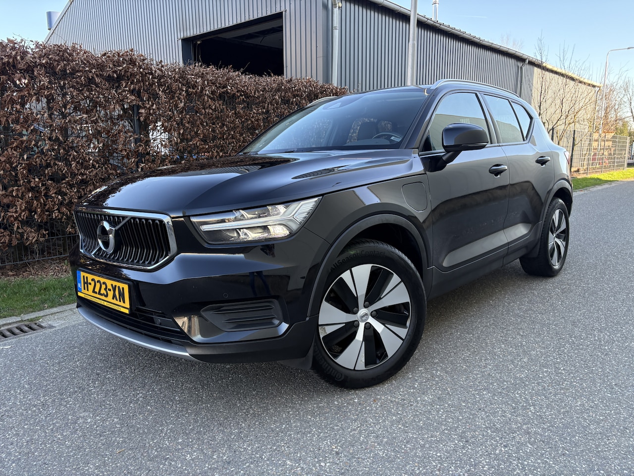 Volvo XC40 - 1.5 T5 Twin Engine Momentum Pro / AUTOMAAT / NAVI / CRUISE - AutoWereld.nl