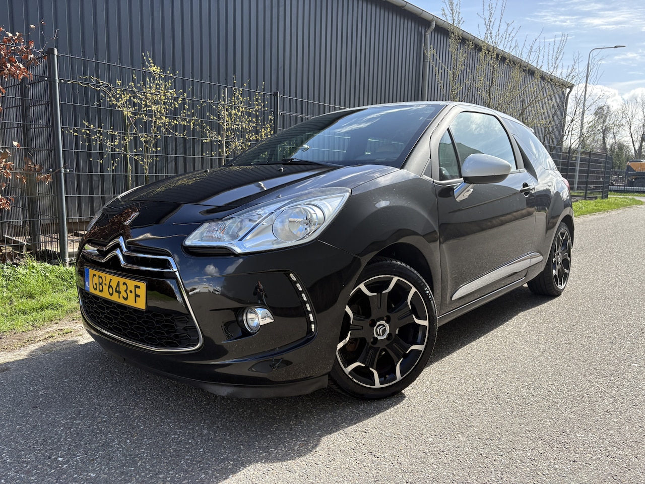 Citroën DS3 - 1.6 THP Ultra Prestige / LEER / NAVI / CRUISE - AutoWereld.nl