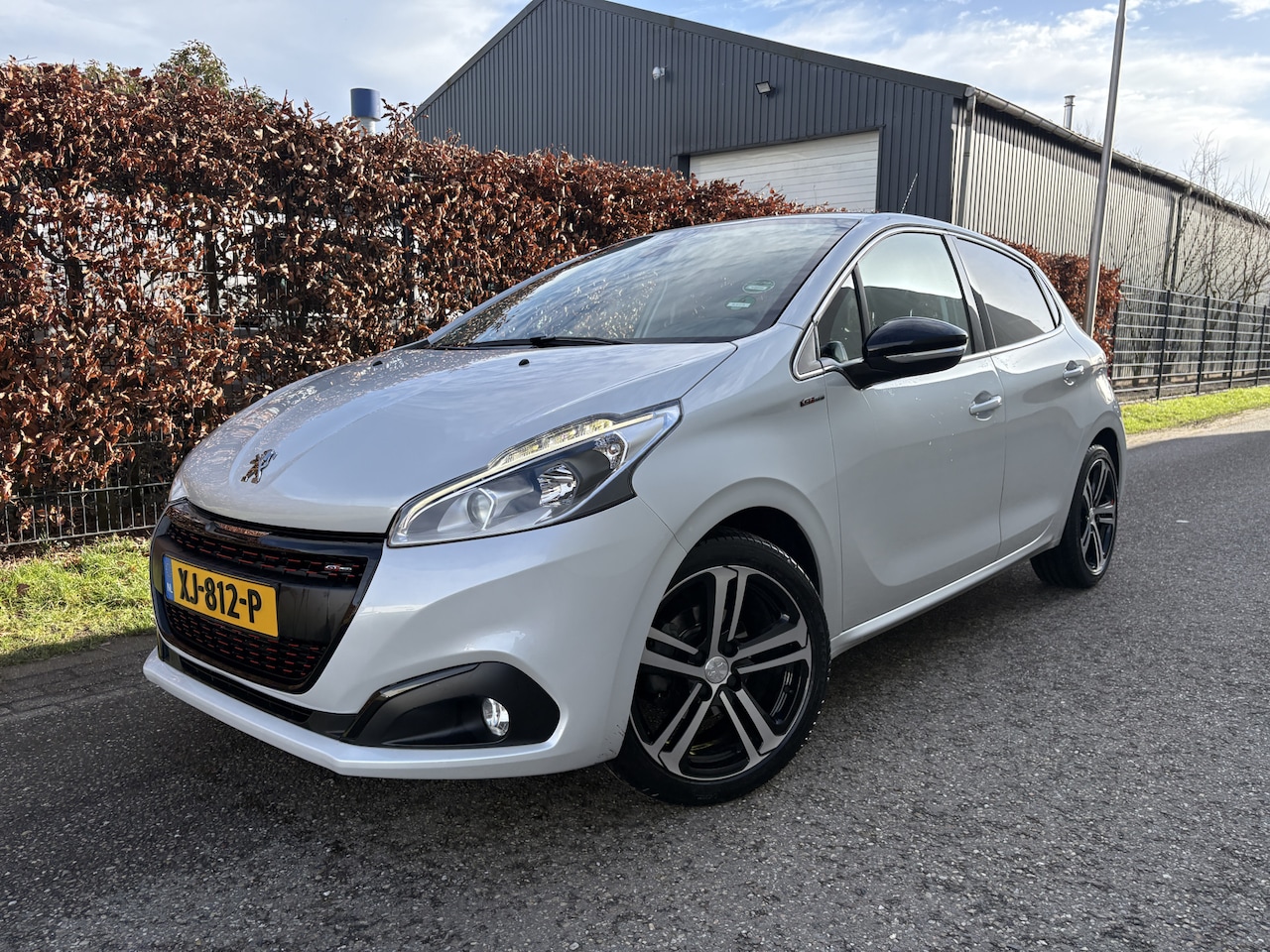 Peugeot 208 - 1.2 PureTech GT-line / NAVI / AIRCO ECC / CRUISE / 81dkm! NAP! - AutoWereld.nl
