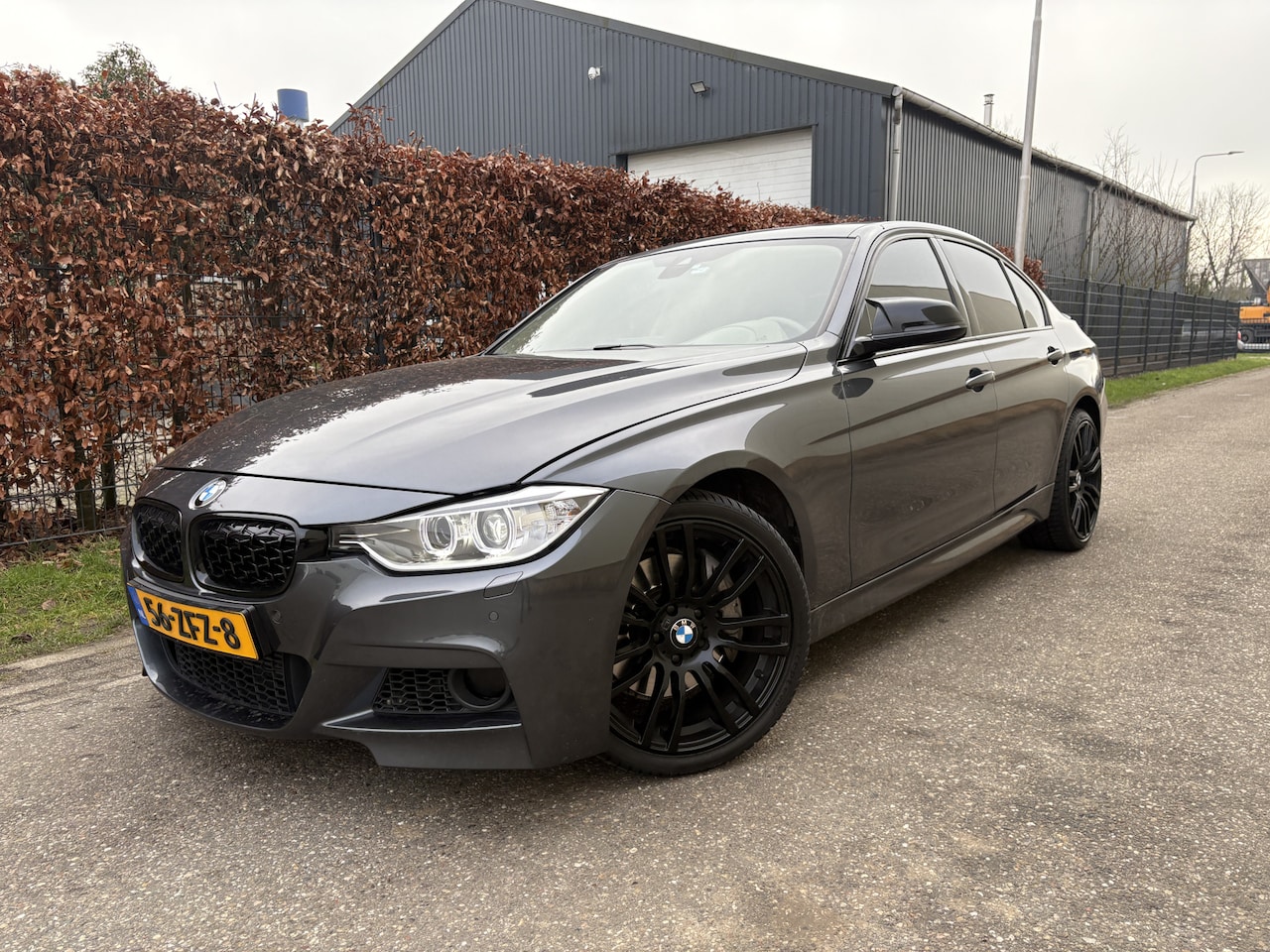 BMW 3-serie - 335i ActiveHybrid 3 Upgrade Edition / AUTOMAAT / HARMAN KARDON / HEAD-UP / NAVI / SCHUIFDA - AutoWereld.nl