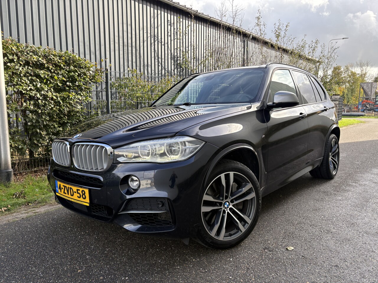 BMW X5 - M50d High Executive / AUTOMAAT / PANORAMAK / HARMAN KARDON / CAMERA - AutoWereld.nl