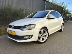 Volkswagen Polo - 1.2 TSI BlueMotion Highline / NAVI / CRUISE / STOELVERWARMING / AIRCO