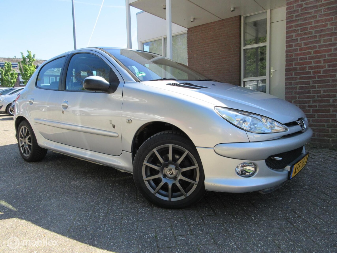Peugeot 206 - XT Panoramadak 129dkm Airco APK & Distriem nieuw - AutoWereld.nl