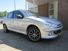 Peugeot 206 - XT Panoramadak 129dkm Airco APK & Distriem nieuw