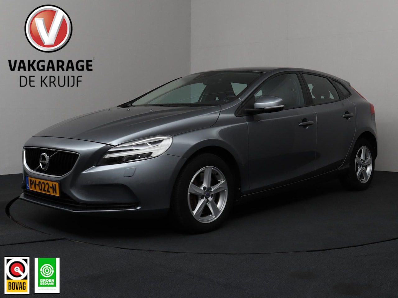 Volvo V40 - 1.5 T2 Nordic+ | Navigatie | Trekhaak | Voorruitverwarming | LED! - AutoWereld.nl